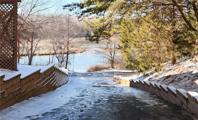 212 Misty Point LN, Newport News, VA 23603