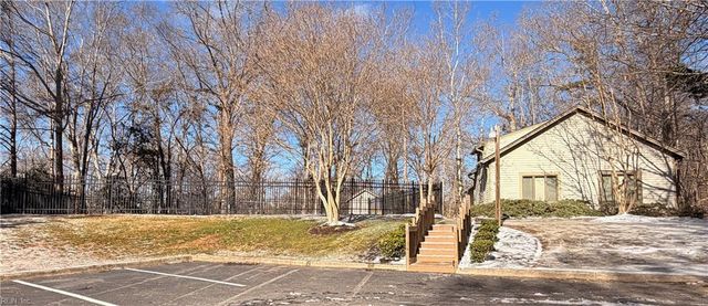 212 Misty Point LN, Newport News, VA 23603