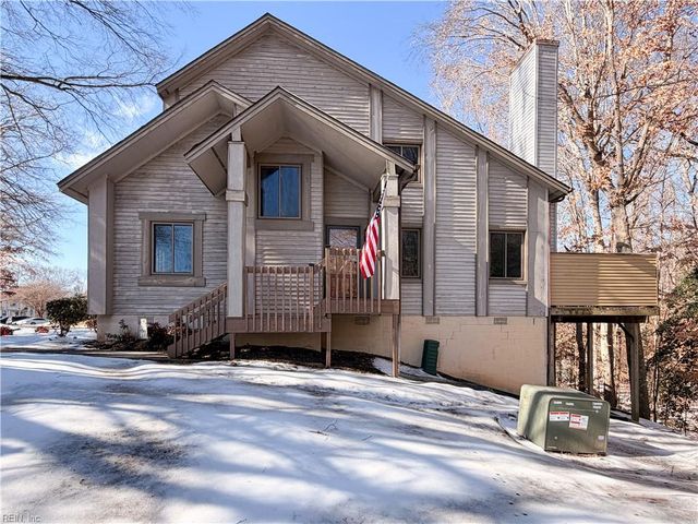 212 Misty Point LN, Newport News, VA 23603