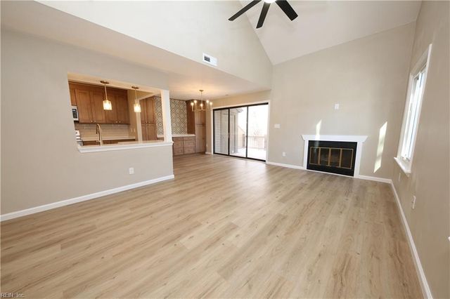 212 Misty Point LN, Newport News, VA 23603