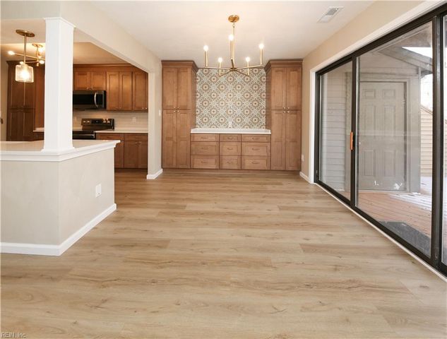 212 Misty Point LN, Newport News, VA 23603