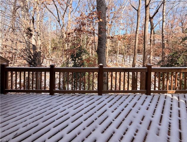 212 Misty Point LN, Newport News, VA 23603