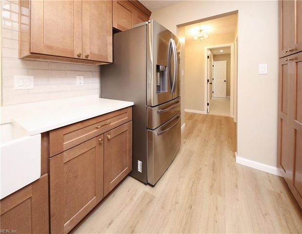 212 Misty Point LN, Newport News, VA 23603