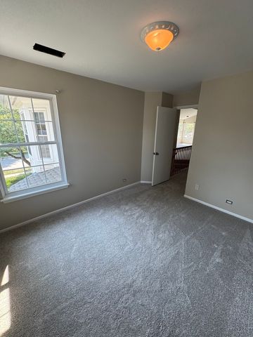2 Delaware Court 2, Schaumburg, IL 60193
