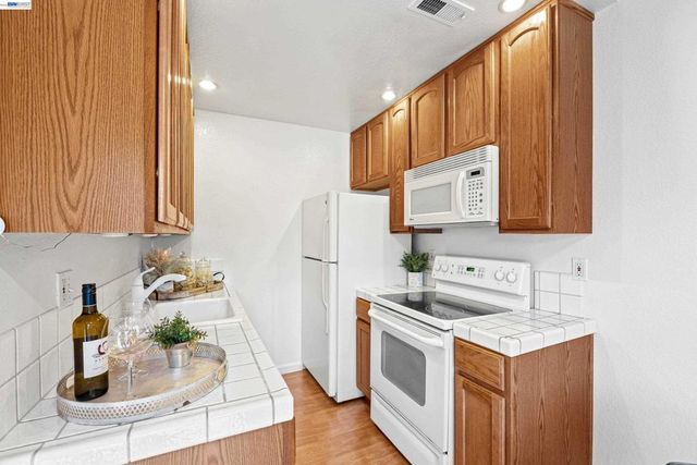 5536 5536 Makati, San Jose, CA 95123