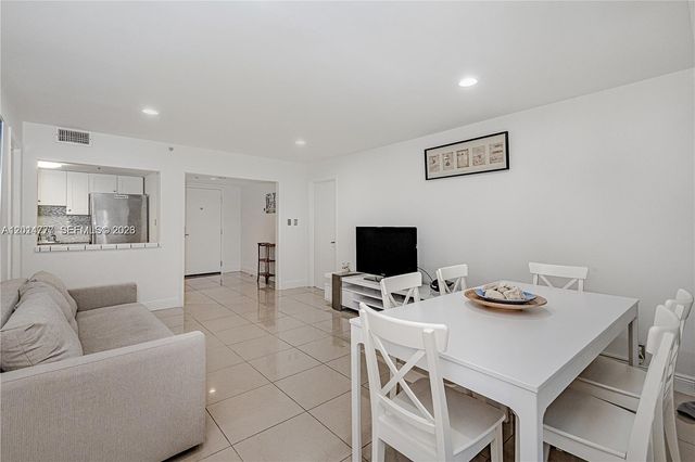 5225 Collins Ave 407, Miami Beach, FL 33140