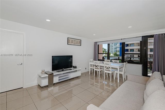 5225 Collins Ave 407, Miami Beach, FL 33140