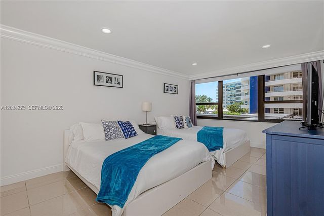 5225 Collins Ave 407, Miami Beach, FL 33140