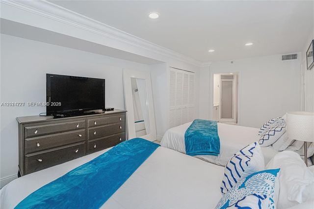5225 Collins Ave 407, Miami Beach, FL 33140