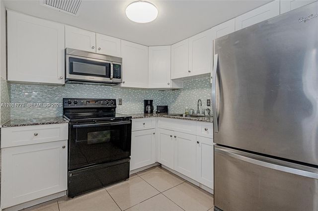 5225 Collins Ave 407, Miami Beach, FL 33140