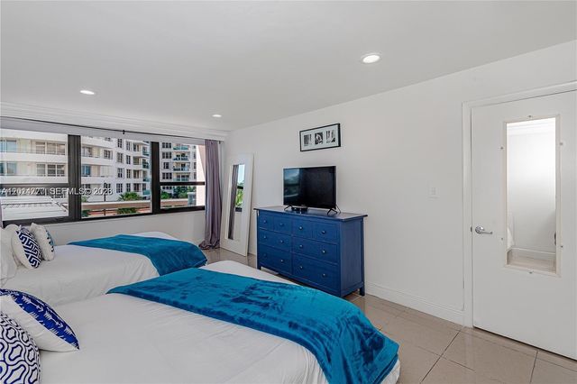 5225 Collins Ave 407, Miami Beach, FL 33140