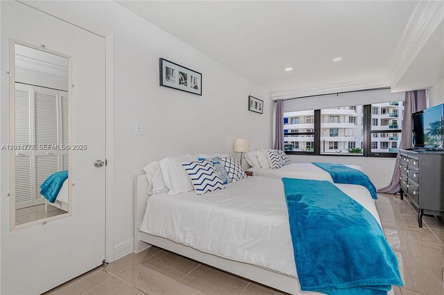 5225 Collins Ave 407, Miami Beach, FL 33140