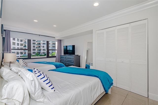 5225 Collins Ave 407, Miami Beach, FL 33140