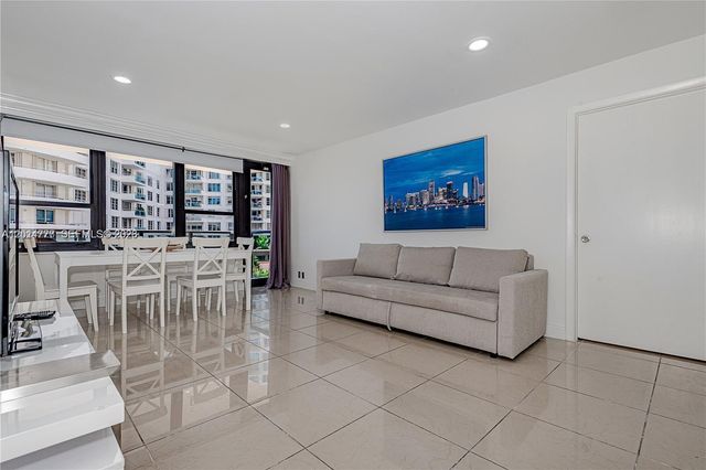 5225 Collins Ave 407, Miami Beach, FL 33140