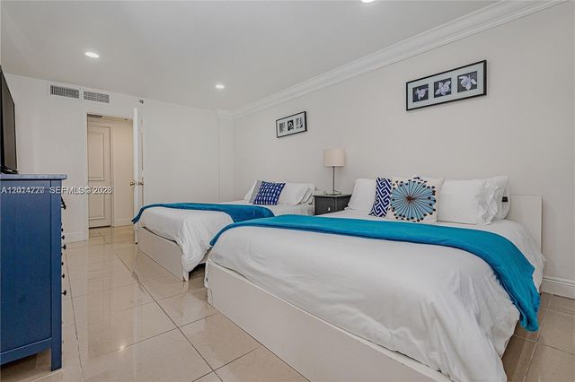 5225 Collins Ave 407, Miami Beach, FL 33140
