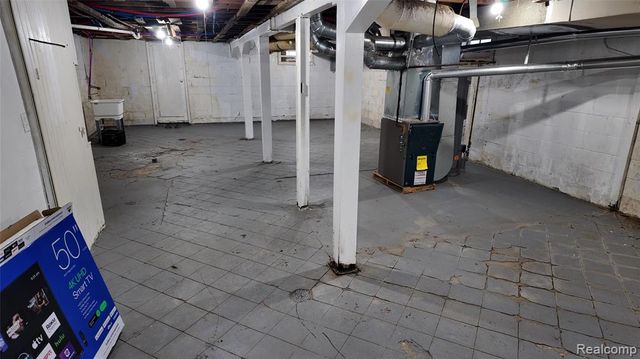 11387 Asbury Park, Detroit, MI 48227