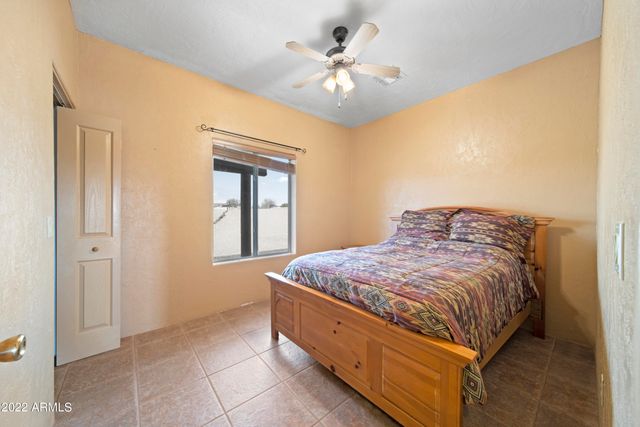 35915 S JOSHUA Place, Wickenburg, AZ 85390