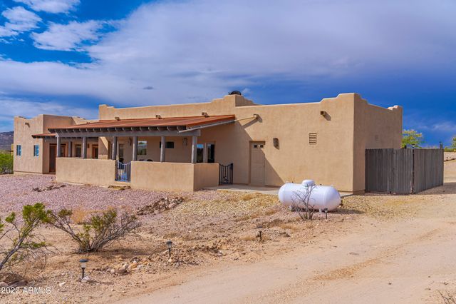 35915 S JOSHUA Place, Wickenburg, AZ 85390