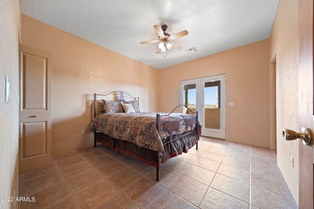 35915 S JOSHUA Place, Wickenburg, AZ 85390