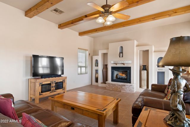 35915 S JOSHUA Place, Wickenburg, AZ 85390