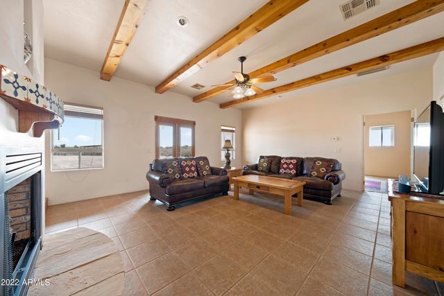 35915 S JOSHUA Place, Wickenburg, AZ 85390