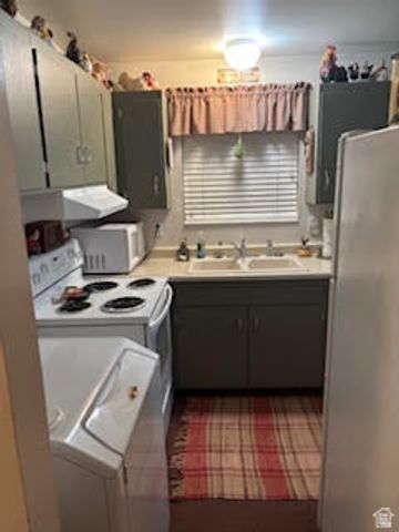 4386 S 950 W, Riverdale, UT 84405