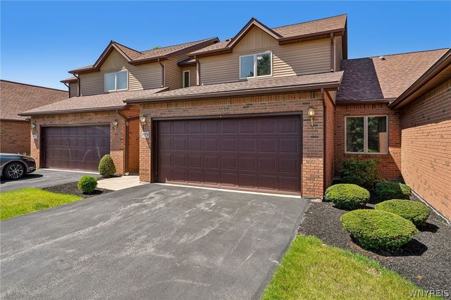 819 Carriage Lane, Lewiston, NY 14092
