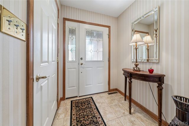 819 Carriage Lane, Lewiston, NY 14092