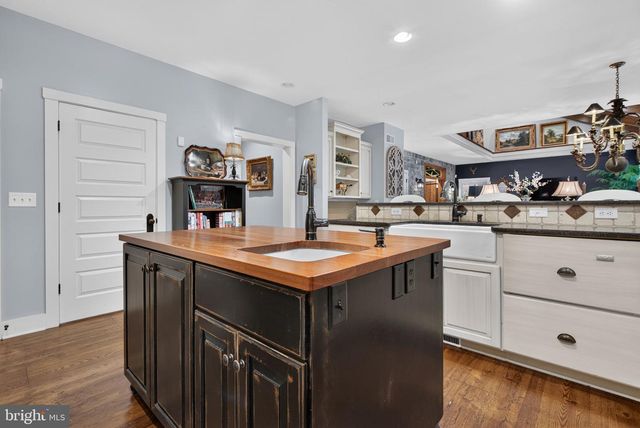 216 SETTLERS BND, Lancaster, PA 17601