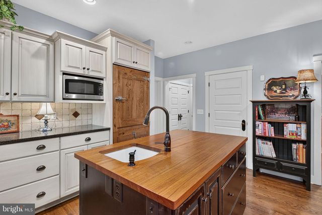216 SETTLERS BND, Lancaster, PA 17601