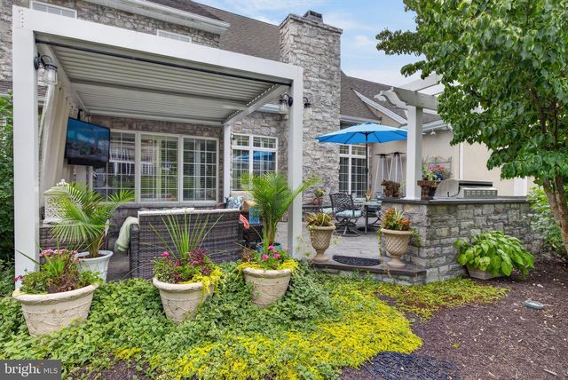 216 SETTLERS BND, Lancaster, PA 17601