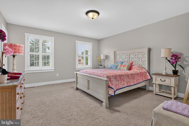 216 SETTLERS BND, Lancaster, PA 17601