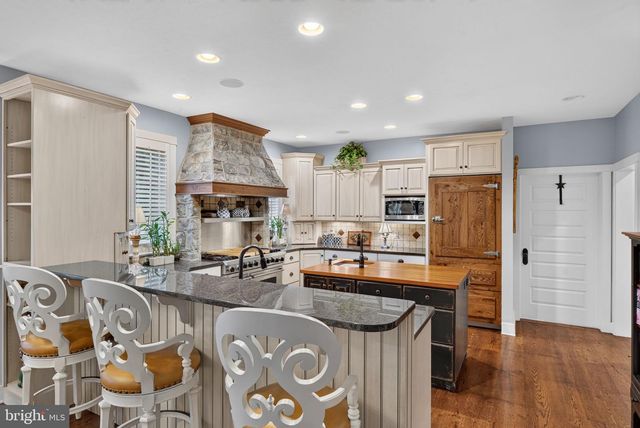 216 SETTLERS BND, Lancaster, PA 17601