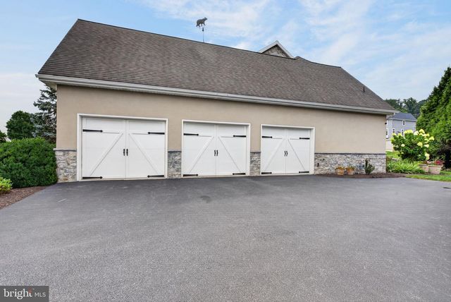 216 SETTLERS BND, Lancaster, PA 17601