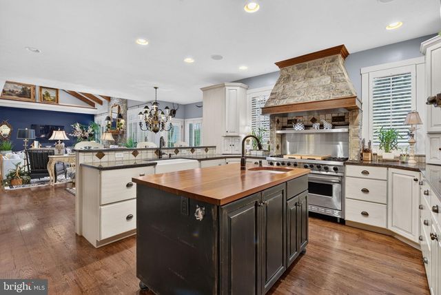 216 SETTLERS BND, Lancaster, PA 17601