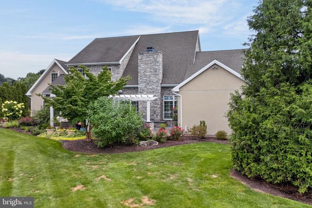 216 SETTLERS BND, Lancaster, PA 17601