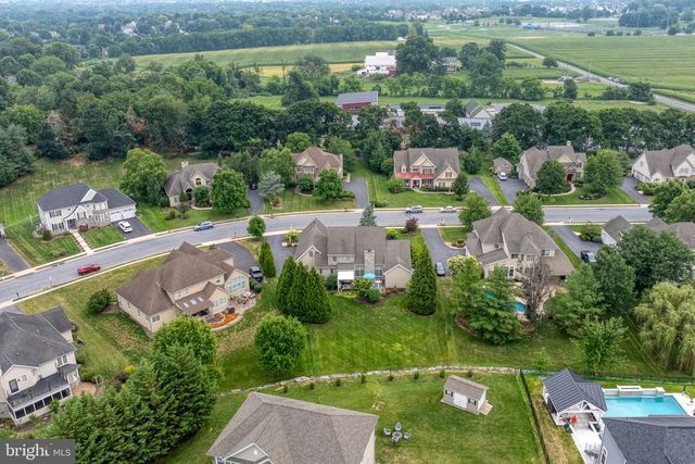 216 SETTLERS BND, Lancaster, PA 17601