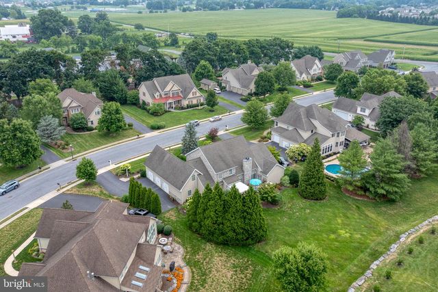 216 SETTLERS BND, Lancaster, PA 17601