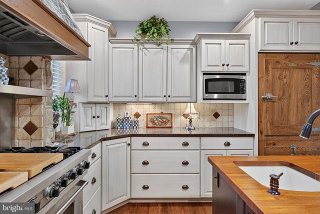 216 SETTLERS BND, Lancaster, PA 17601