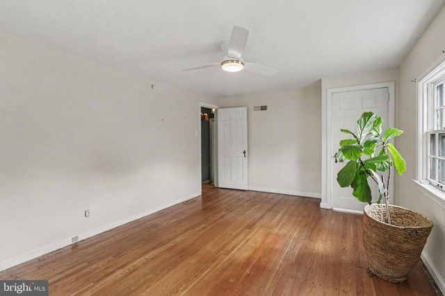 10 COUNTRY CLUB PL E, Camp Hill, PA 17011