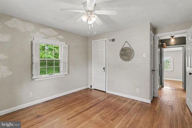10 COUNTRY CLUB PL E, Camp Hill, PA 17011