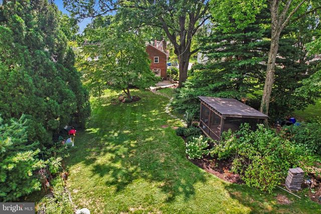 10 COUNTRY CLUB PL E, Camp Hill, PA 17011