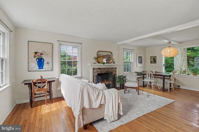 10 COUNTRY CLUB PL E, Camp Hill, PA 17011