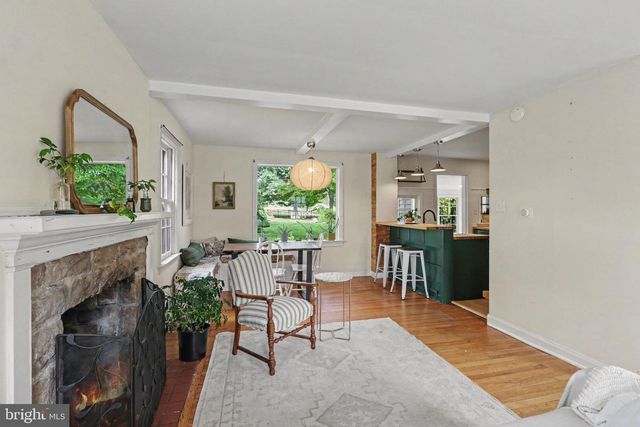 10 COUNTRY CLUB PL E, Camp Hill, PA 17011