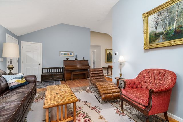 167 Willow St, Acton, MA 01720