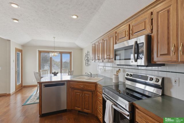 10032 S 172nd Circle, Omaha, NE 68136