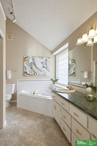 10032 S 172nd Circle, Omaha, NE 68136
