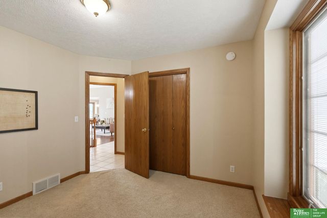 10032 S 172nd Circle, Omaha, NE 68136
