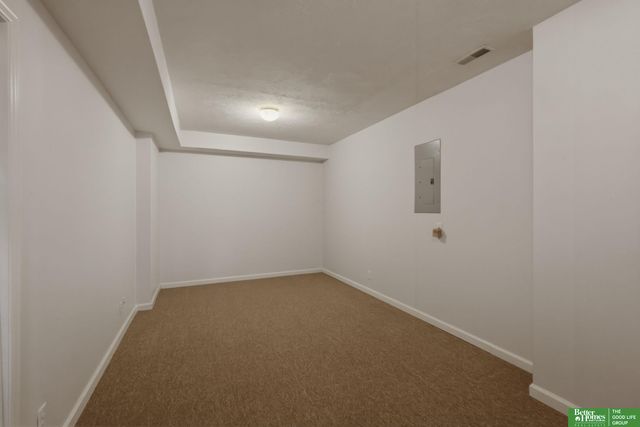 10032 S 172nd Circle, Omaha, NE 68136