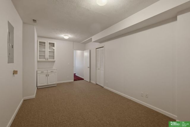 10032 S 172nd Circle, Omaha, NE 68136
